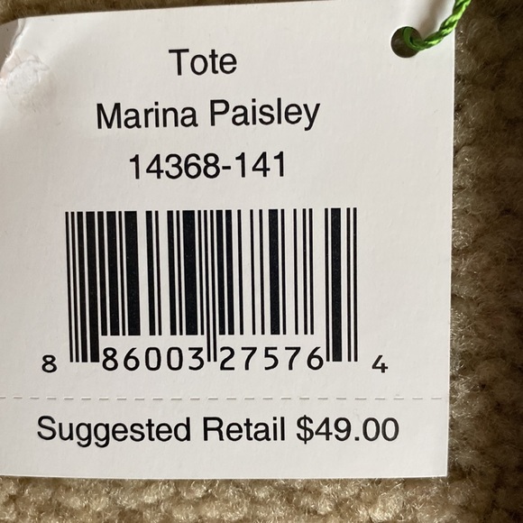 Perfect holiday gift! Vera Bradley, tote, new with tags - Picture 3 of 3